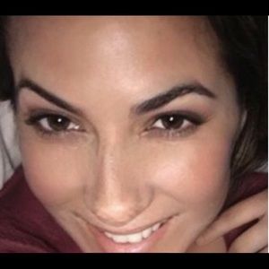 Meet your Posher, Carla